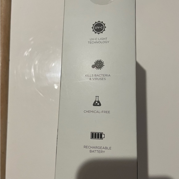 UV-C Sanitizer -Portable Case - Helps Fight COVID bacteria - Picture 3 of 5